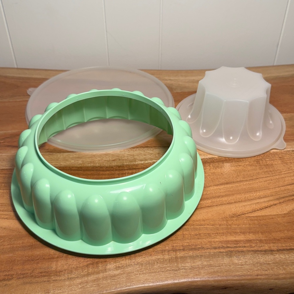 Vintage Tupperware Mint Green 3-Piece Ice Mold - Jello Mold - Picture 4 of 10